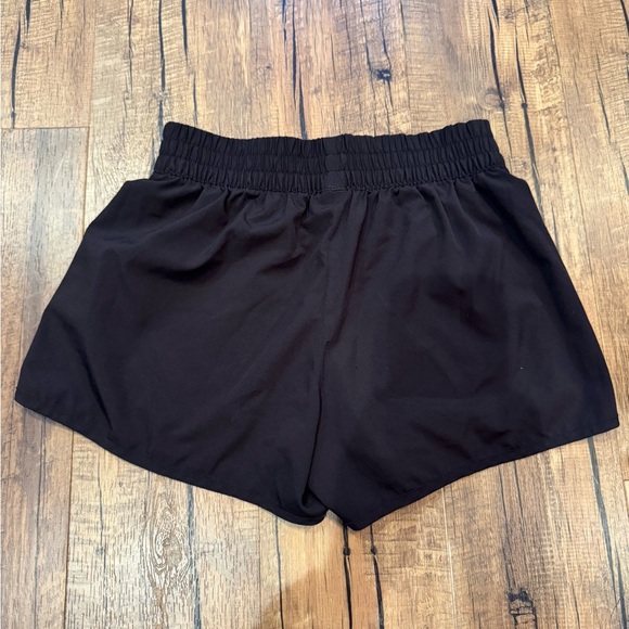 GapFit Youth Black Shorts - Picture 2 of 3